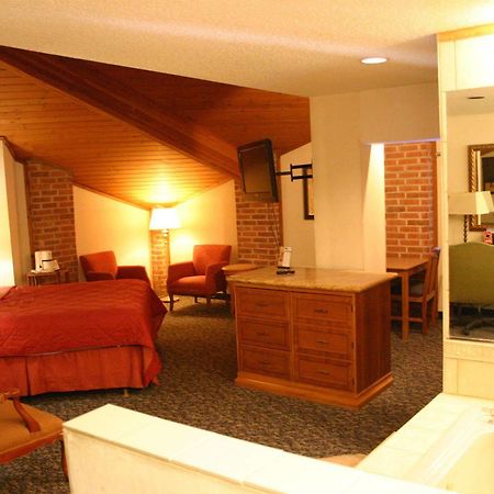American Inn And Suites Ionia Exterior foto