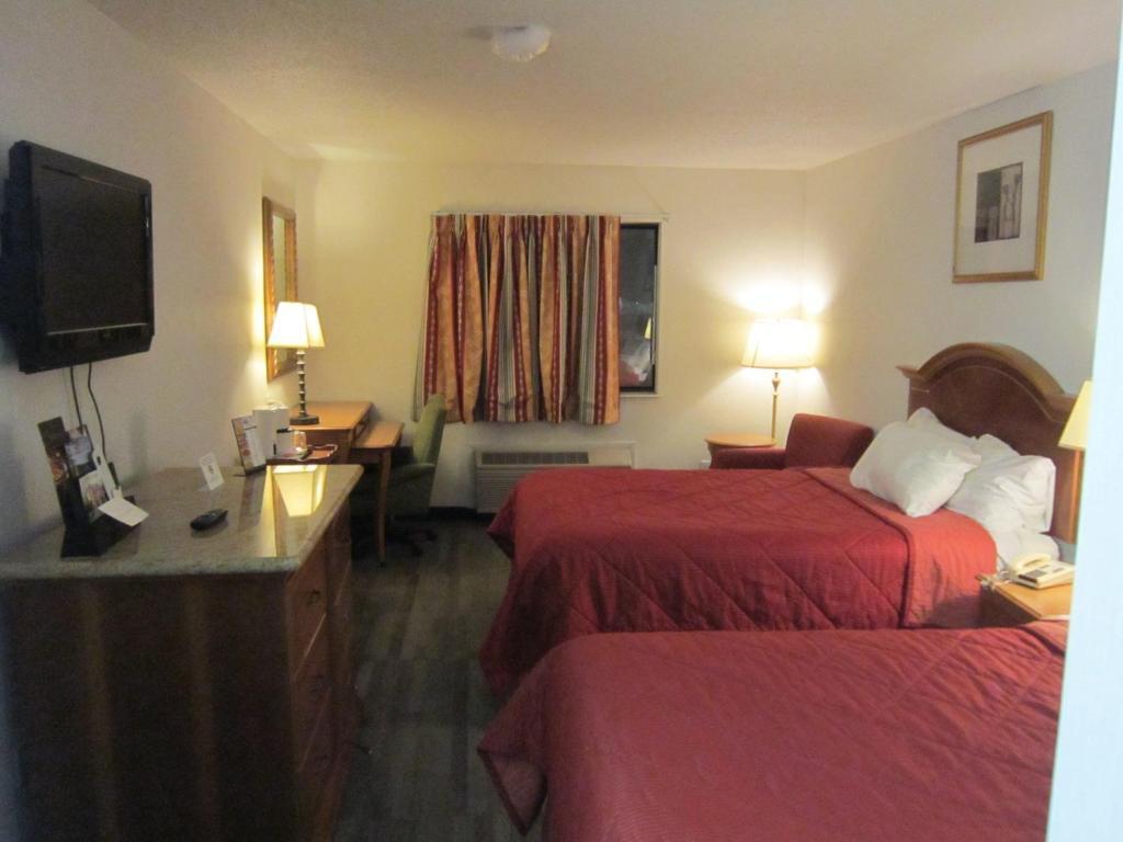 American Inn And Suites Ionia Quarto foto